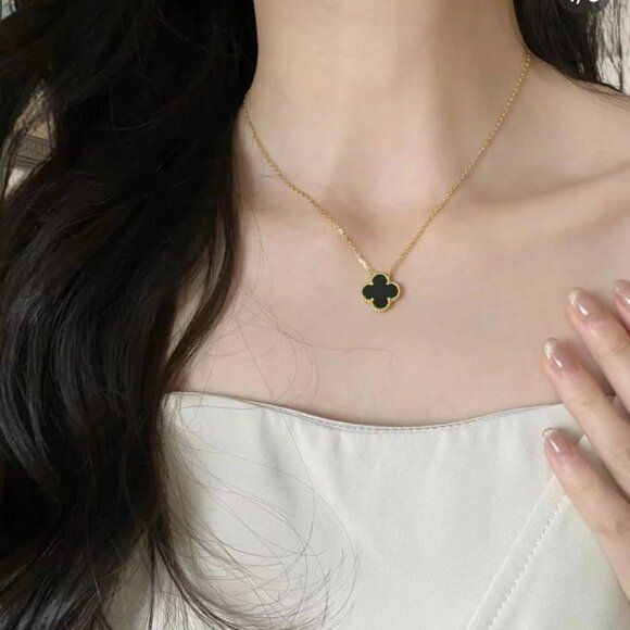 Four-Leaf Lucky Clover Jewellery Set Black