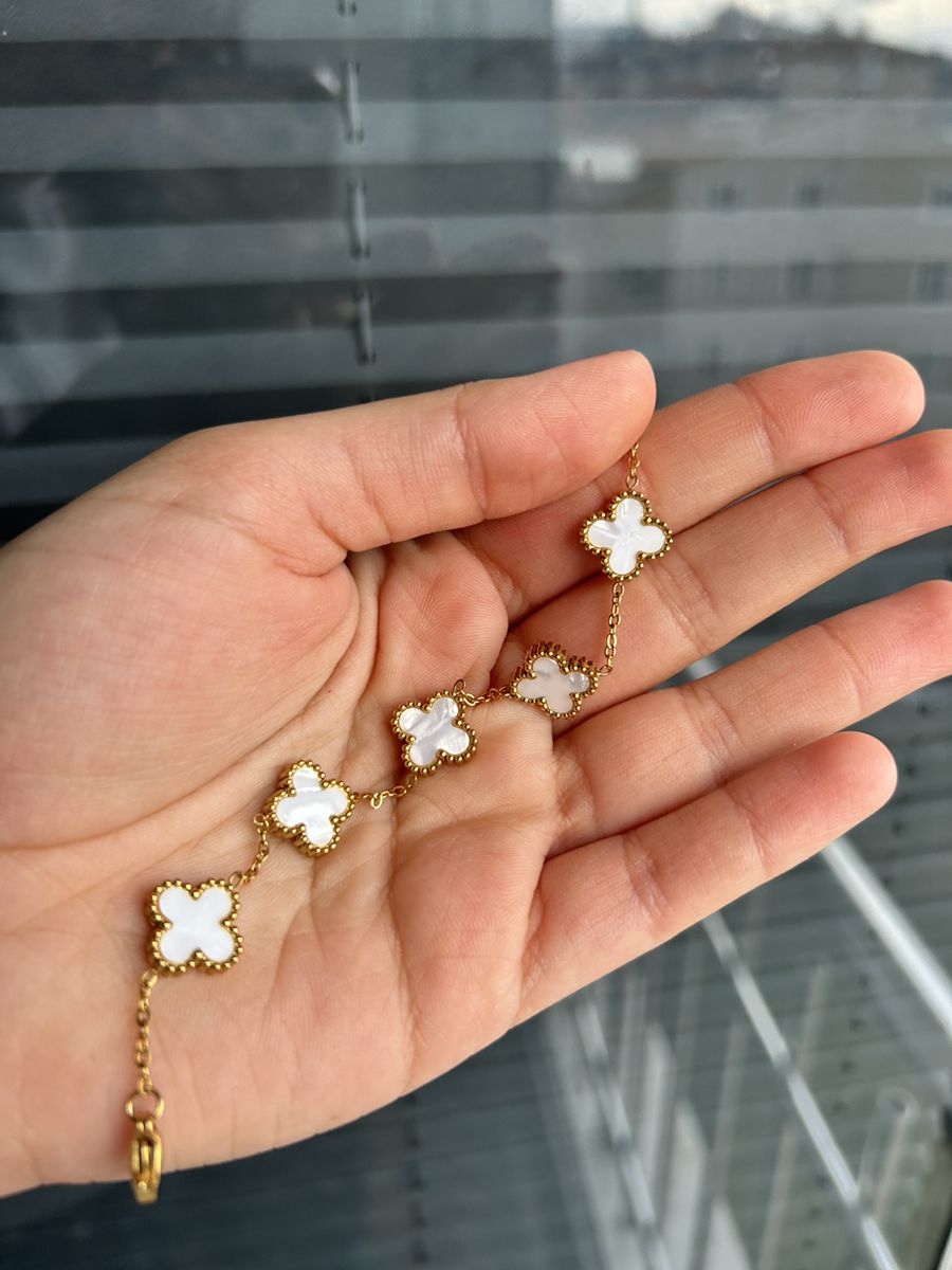 Four Leaf White & Gold Bracelet