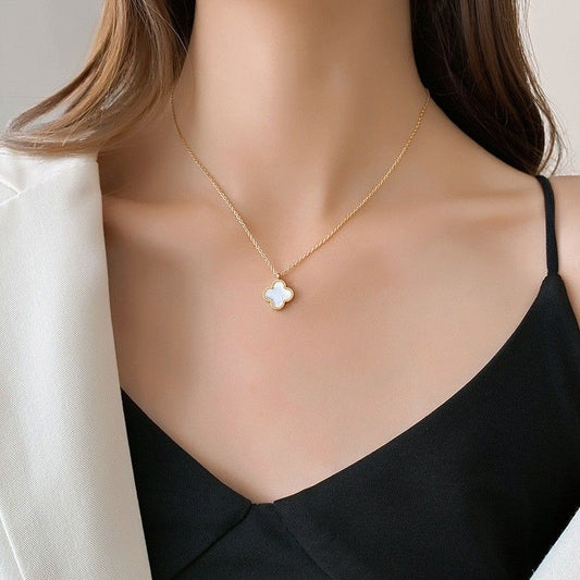 Four Leaf Necklace Set White