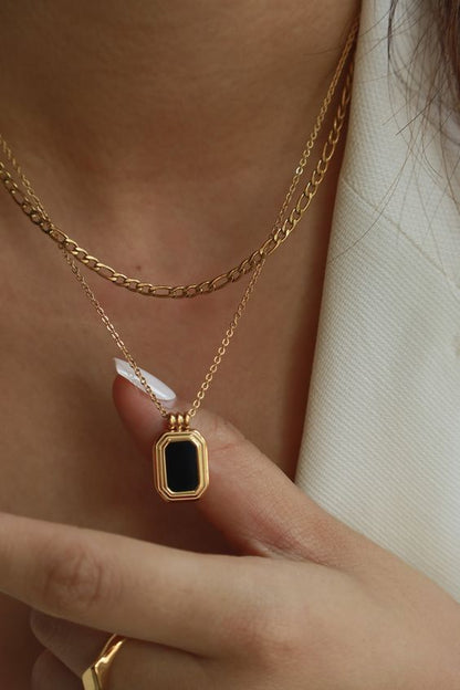 Rectangle Necklace (Black/Gold)