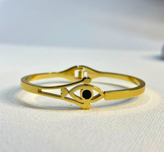 Golden Evil Eye Bracelet – Symbol of Elegance & Protection