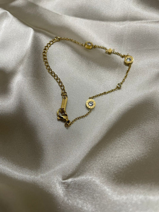 Numeric Roman Chain Bracelet Elegant Gold Finish